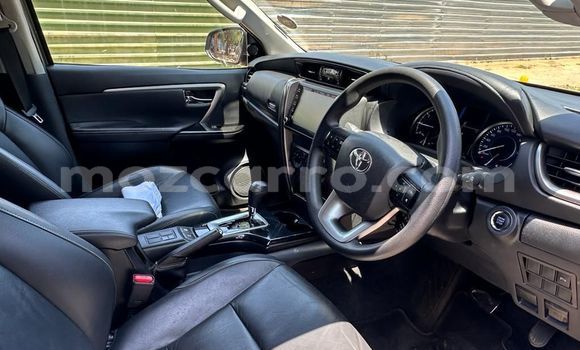 Nunua Ilio tumika Toyota Fortuner Kijani Gari ndani ya Maputo nchini Maputo Nunua Ilio tumika Toyota Fortuner Kijani Gari ndani ya Maputo nchini Maputo