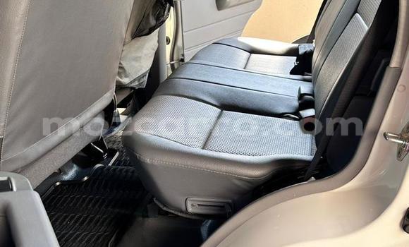 Buy Used Toyota Land Cruiser White Car in Maputo in Maputo Buy Used Toyota Land Cruiser White Car in Maputo in Maputo