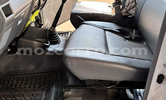 Buy Used Toyota Land Cruiser White Car in Maputo in Maputo Buy Used Toyota Land Cruiser White Car in Maputo in Maputo