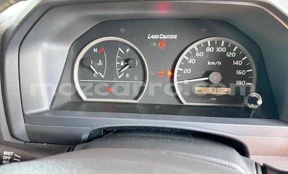 Buy Used Toyota Land Cruiser White Car in Maputo in Maputo Buy Used Toyota Land Cruiser White Car in Maputo in Maputo