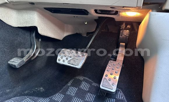 Nunua Ilio tumika Jeep Cherokee Bluu Gari ndani ya Maputo nchini Maputo Nunua Ilio tumika Jeep Cherokee Bluu Gari ndani ya Maputo nchini Maputo