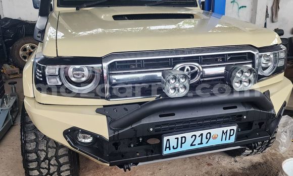 Comprar Usado Toyota Land Cruiser Castanho Carro em Maputo em Maputo