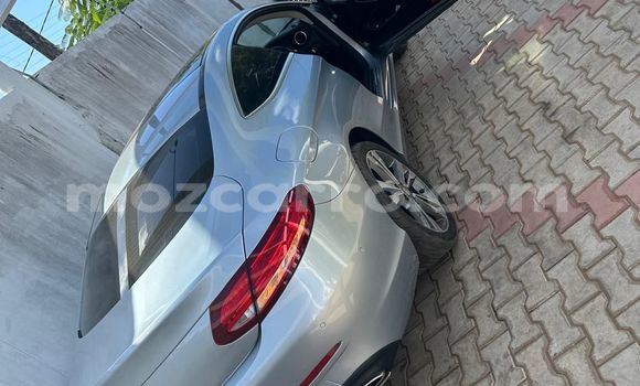 Comprar Usado Mercedes-Benz C-Classe Azul Carro em Maputo em Maputo Comprar Usado Mercedes-Benz C-Classe Azul Carro em Maputo em Maputo