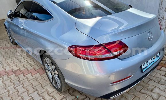Comprar Usado Mercedes-Benz C-Classe Azul Carro em Maputo em Maputo Comprar Usado Mercedes-Benz C-Classe Azul Carro em Maputo em Maputo