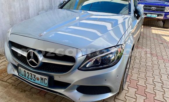 Comprar Usado Mercedes-Benz C-Classe Azul Carro em Maputo em Maputo Comprar Usado Mercedes-Benz C-Classe Azul Carro em Maputo em Maputo