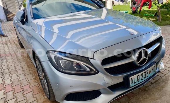 Comprar Usado Mercedes-Benz C-Classe Azul Carro em Maputo em Maputo Comprar Usado Mercedes-Benz C-Classe Azul Carro em Maputo em Maputo