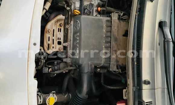 Comprar Usado Toyota Vitz Prata Carro em Maputo em Maputo Comprar Usado Toyota Vitz Prata Carro em Maputo em Maputo