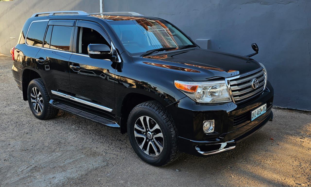 Buy used toyota land cruiser prado black car in maputo in