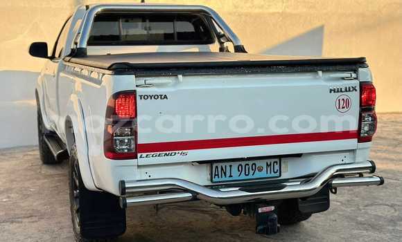 Comprar Usado Toyota Hilux Branco Carro em Balama em Cabo Delgado