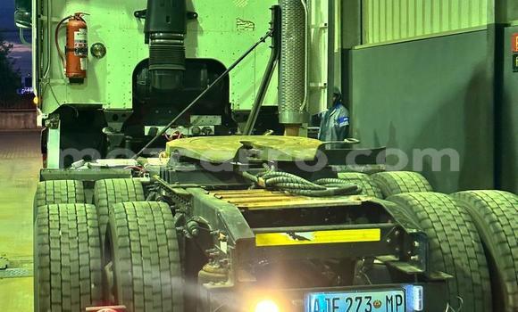 Nunua Ilio tumika Volvo F4 Nyeupe Lori ndani ya Maputo nchini Maputo Nunua Ilio tumika Volvo F4 Nyeupe Lori ndani ya Maputo nchini Maputo