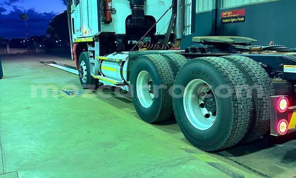 Nunua Ilio tumika Volvo F4 Nyeupe Lori ndani ya Maputo nchini Maputo Nunua Ilio tumika Volvo F4 Nyeupe Lori ndani ya Maputo nchini Maputo