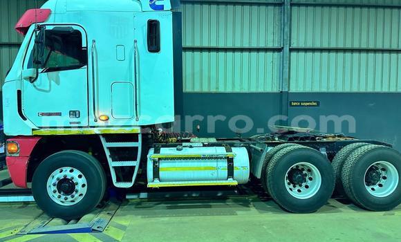 Nunua Ilio tumika Volvo F4 Nyeupe Lori ndani ya Maputo nchini Maputo Nunua Ilio tumika Volvo F4 Nyeupe Lori ndani ya Maputo nchini Maputo
