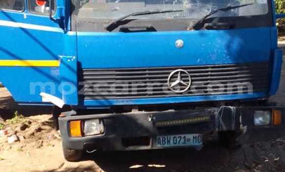 Comprar Usado Mercedes‒Benz 812 Azul Caminhão em Maputo em Maputo