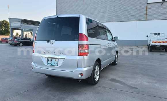 Comprar Usado Toyota Noah Prata Carro em Maputo em Maputo Comprar Usado Toyota Noah Prata Carro em Maputo em Maputo
