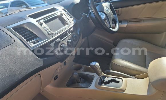 Nunua Ilio tumika Toyota Hilux Fedha Gari ndani ya Maputo nchini Maputo Nunua Ilio tumika Toyota Hilux Fedha Gari ndani ya Maputo nchini Maputo