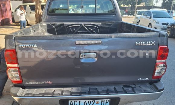 Nunua Ilio tumika Toyota Hilux Fedha Gari ndani ya Maputo nchini Maputo Nunua Ilio tumika Toyota Hilux Fedha Gari ndani ya Maputo nchini Maputo