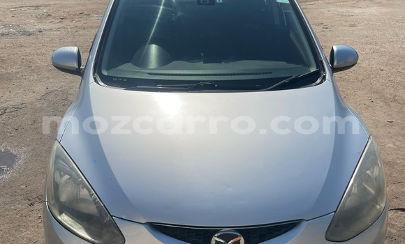 Tenga Tsaru Mazda Demio Beige Mota in Beira in Sofala
