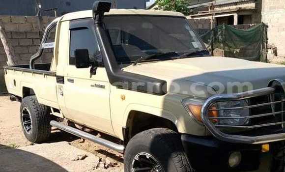 Tenga Tsaru Toyota Land Cruiser Prado Bhurawuni Mota in Maputo in Maputo Tenga Tsaru Toyota Land Cruiser Prado Bhurawuni Mota in Maputo in Maputo