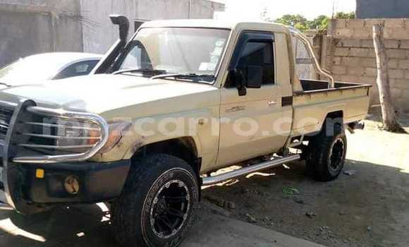 Tenga Tsaru Toyota Land Cruiser Prado Bhurawuni Mota in Maputo in Maputo Tenga Tsaru Toyota Land Cruiser Prado Bhurawuni Mota in Maputo in Maputo