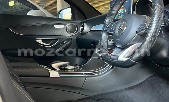 Nunua Ilio tumika Mercedes-Benz C-Classe Nyeupe Gari ndani ya Maputo nchini Maputo Nunua Ilio tumika Mercedes-Benz C-Classe Nyeupe Gari ndani ya Maputo nchini Maputo