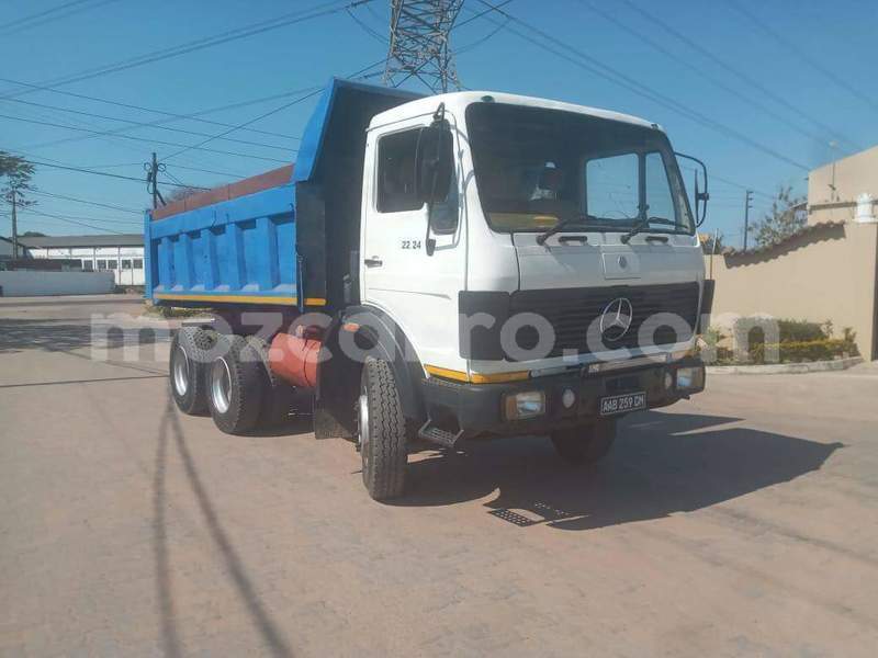 Big with watermark mercedes viano maputo maputo 25875