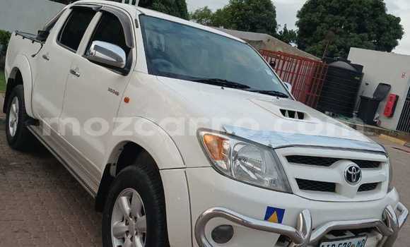 Buy Used Toyota Hilux White Car in Maputo in Maputo Buy Used Toyota Hilux White Car in Maputo in Maputo