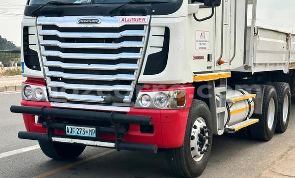 Buy Used Alpina D10 White Car in Maputo in Maputo Buy Used Alpina D10 White Car in Maputo in Maputo