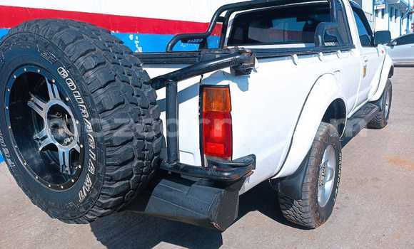 Buy Used Nissan Hardbody White Car in Maputo in Maputo Buy Used Nissan Hardbody White Car in Maputo in Maputo