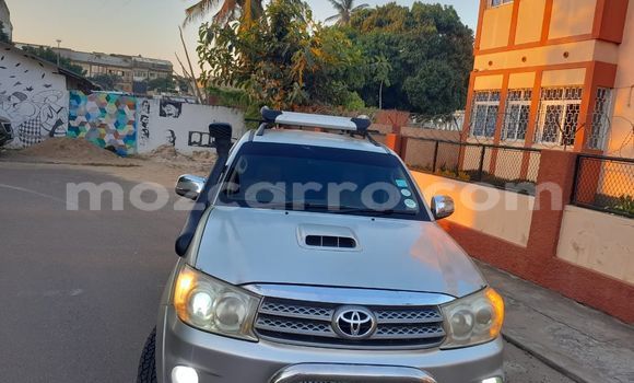 Tenga Tsaru Toyota Fortuner Zvimwe Mota in Maputo in Maputo Tenga Tsaru Toyota Fortuner Zvimwe Mota in Maputo in Maputo
