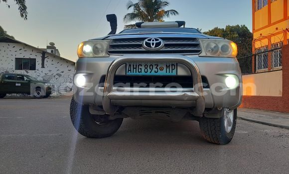 Nunua Ilio tumika Toyota Fortuner Nyingine Gari ndani ya Maputo nchini Maputo Nunua Ilio tumika Toyota Fortuner Nyingine Gari ndani ya Maputo nchini Maputo