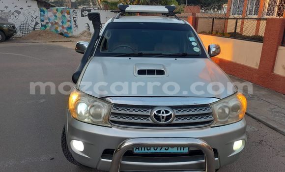 Nunua Ilio tumika Toyota Fortuner Nyingine Gari ndani ya Maputo nchini Maputo Nunua Ilio tumika Toyota Fortuner Nyingine Gari ndani ya Maputo nchini Maputo