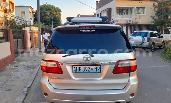 Nunua Ilio tumika Toyota Fortuner Nyingine Gari ndani ya Maputo nchini Maputo Nunua Ilio tumika Toyota Fortuner Nyingine Gari ndani ya Maputo nchini Maputo