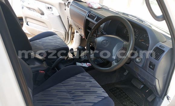 Nunua Ilio tumika Toyota Land Cruiser Prado Nyeupe Gari ndani ya Maputo nchini Maputo Nunua Ilio tumika Toyota Land Cruiser Prado Nyeupe Gari ndani ya Maputo nchini Maputo