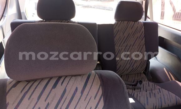 Nunua Ilio tumika Toyota Land Cruiser Prado Nyeupe Gari ndani ya Maputo nchini Maputo Nunua Ilio tumika Toyota Land Cruiser Prado Nyeupe Gari ndani ya Maputo nchini Maputo