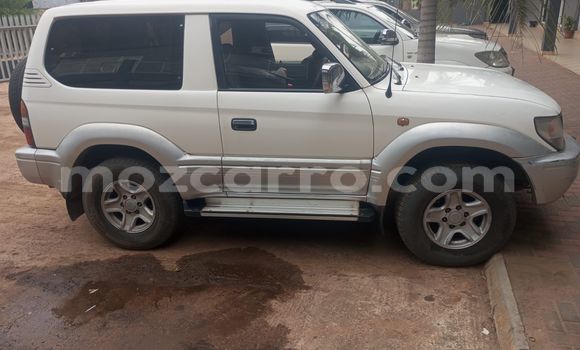 Nunua Ilio tumika Toyota Land Cruiser Prado Nyeupe Gari ndani ya Maputo nchini Maputo Nunua Ilio tumika Toyota Land Cruiser Prado Nyeupe Gari ndani ya Maputo nchini Maputo