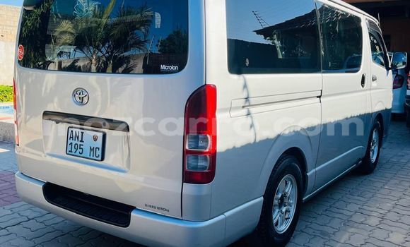 Comprar Usado Toyota Hiace Prata Carro em Maputo em Maputo Comprar Usado Toyota Hiace Prata Carro em Maputo em Maputo