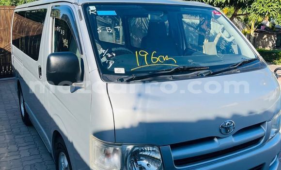 Comprar Usado Toyota Hiace Prata Carro em Maputo em Maputo Comprar Usado Toyota Hiace Prata Carro em Maputo em Maputo