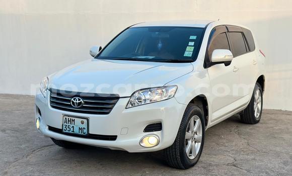 Nunua Ilio tumika Toyota Vanguard Nyeupe Gari ndani ya Maputo nchini Maputo