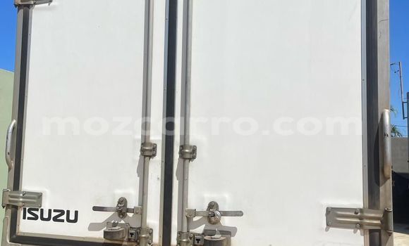 Tenga Tsaru Isuzu 117 Chena Mota in Maputo in Maputo Tenga Tsaru Isuzu 117 Chena Mota in Maputo in Maputo