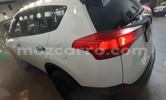 Buy Used Toyota RAV4 White Car in Maputo in Maputo Buy Used Toyota RAV4 White Car in Maputo in Maputo