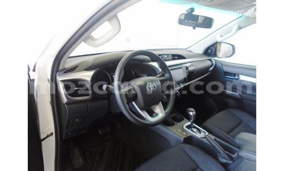 Comprar Importar Toyota Hilux Branco Carro em Import - Dubai em Cabo Delgado Comprar Importar Toyota Hilux Branco Carro em Import - Dubai em Cabo Delgado
