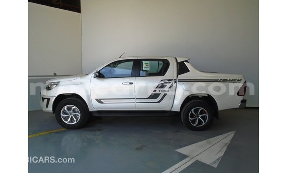 Comprar Importar Toyota Hilux Branco Carro em Import - Dubai em Cabo Delgado Comprar Importar Toyota Hilux Branco Carro em Import - Dubai em Cabo Delgado