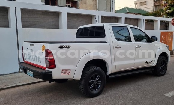Comprar Usado Toyota Hilux Branco Carro em Maputo em Maputo Comprar Usado Toyota Hilux Branco Carro em Maputo em Maputo