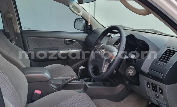 Comprar Usado Toyota Hilux Branco Carro em Maputo em Maputo Comprar Usado Toyota Hilux Branco Carro em Maputo em Maputo
