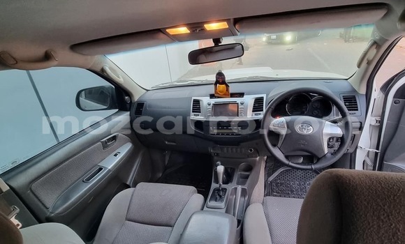 Comprar Usado Toyota Hilux Branco Carro em Maputo em Maputo Comprar Usado Toyota Hilux Branco Carro em Maputo em Maputo
