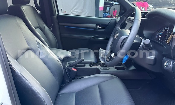 Comprar Novo Toyota Hilux Branco Carro em Maputo em Maputo Comprar Novo Toyota Hilux Branco Carro em Maputo em Maputo