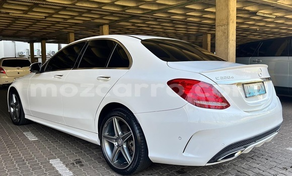 Comprar Usado Mercedes‒Benz C-Class Branco Carro em Maputo em Maputo Comprar Usado Mercedes‒Benz C-Class Branco Carro em Maputo em Maputo