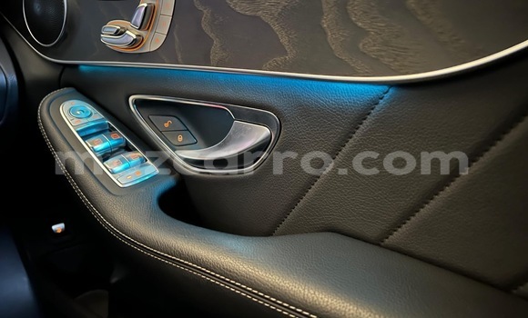 Comprar Usado Mercedes‒Benz C-Class Branco Carro em Maputo em Maputo Comprar Usado Mercedes‒Benz C-Class Branco Carro em Maputo em Maputo