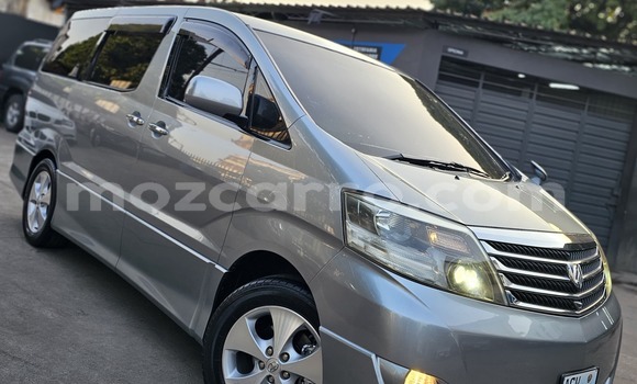 Comprar Usado Toyota Alphard Prata Carro em Maputo em Maputo