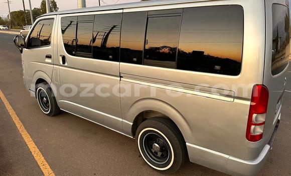 Comprar Usado Toyota Hiace Prata Carro em Maputo em Maputo Comprar Usado Toyota Hiace Prata Carro em Maputo em Maputo